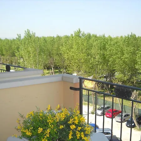 Maryel Apartahotel
