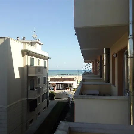 Maryel Apartahotel 2*